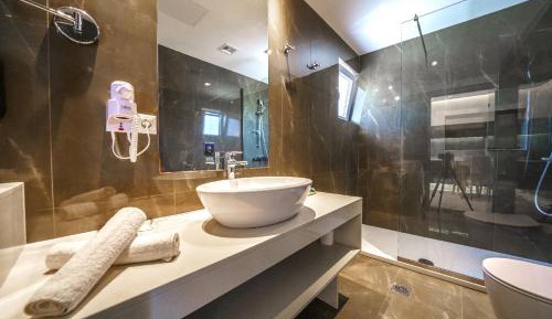Executive One Bedroom Triple Suite - Emmanouela
