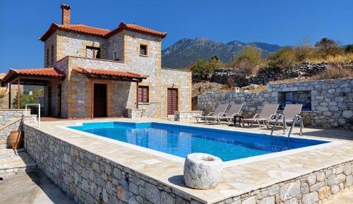 Villa with Private Pool - Arsinoi