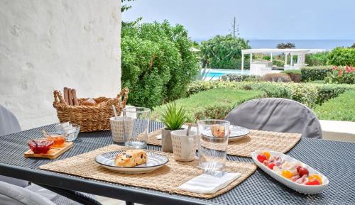 Premier Poolfront Villa