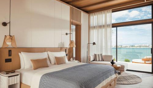 Riviera Suite - Seafront with private pool