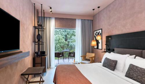 Tropical Retreat, Guest room, 1 King, Mountain view, Balcony