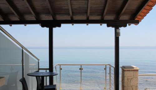 Deluxe Suite with Sea View