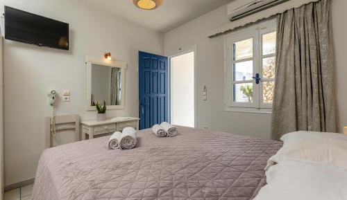 Studio (2 Adults)