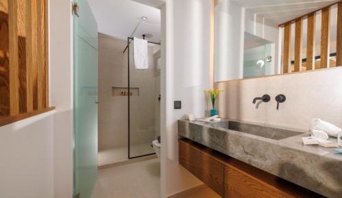 Deluxe Two-Story Suite with Private Heated Pool