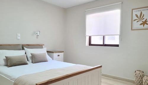 One-Bedroom Apartment with Balcony