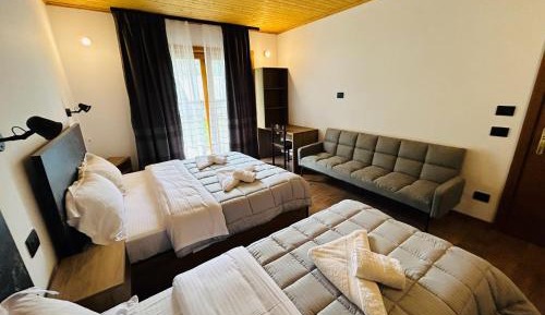 Triple Room with Mountain View