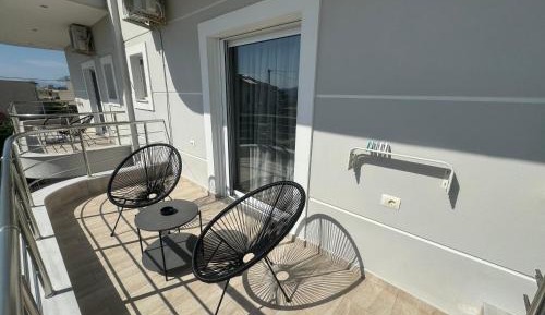 Studio with Garden View