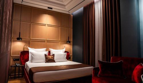 Deluxe King Room