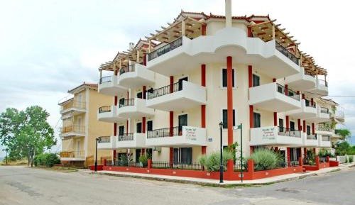 Deluxe Double Room with Side Sea View