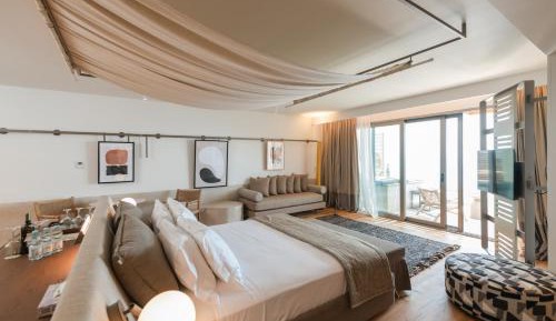 Premier Jacuzzi Suite