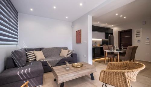 Superior One-Bedroom Apartment