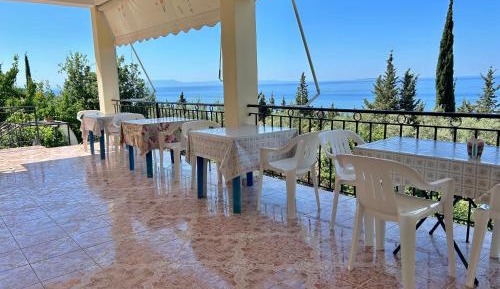 Triple Room with Terrace