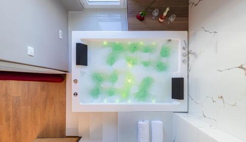 Suite with Spa Bath