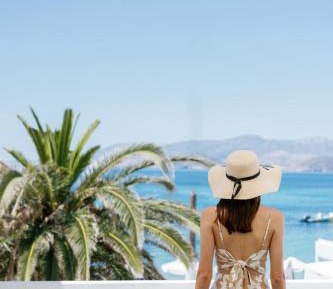 Deluxe Suite with Hot Tub and Sea View