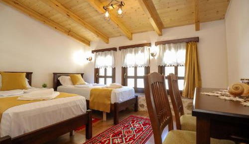 Deluxe Double or Twin Room with Mountain View