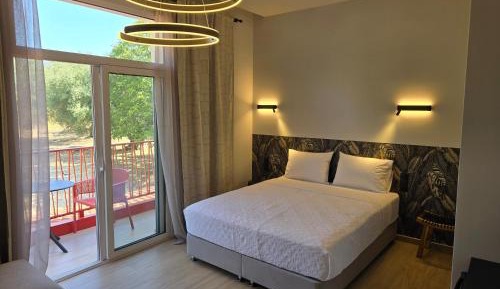 One-Bedroom Apartment with Balcony