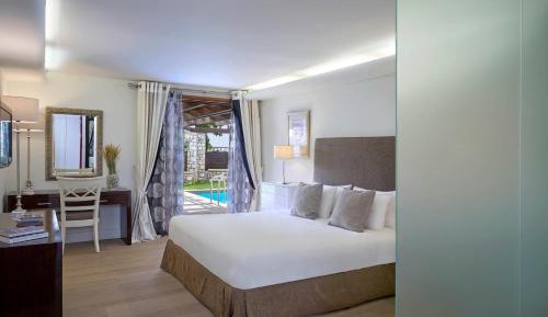 Suite with Private Pool