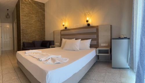 Double Room with Balcony (2 Adults + 1 Child)