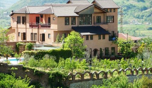 Apartment with Garden View