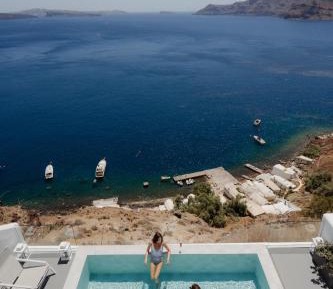 Deluxe Villa with Outdoor Private Heated Pool and Caldera View