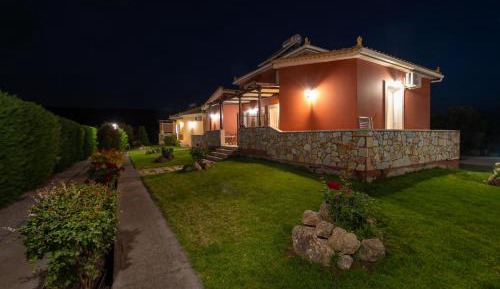 Holiday Home (6 Adults)