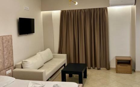 Suite with Pool View