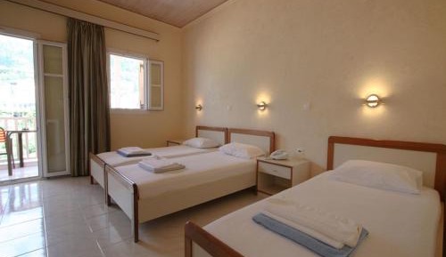 Triple Room with Sea View