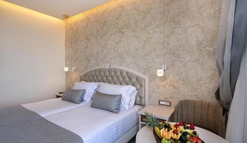 Single Room with Sea View-  in Main building 