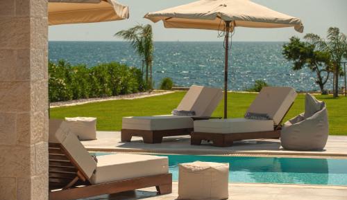 Villa - Beach Front