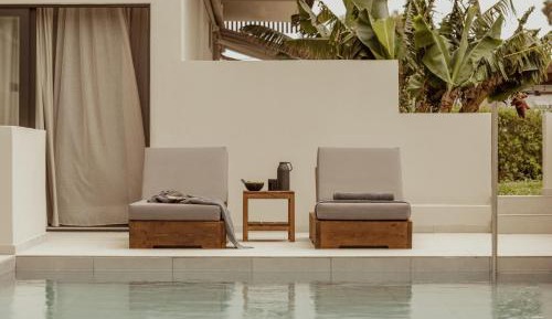 Junior Suite with Pool View