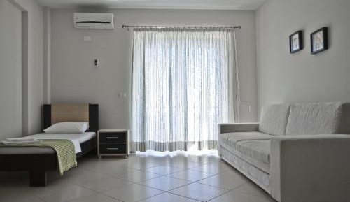 One-Bedroom Suite with Balcony and Sea View
