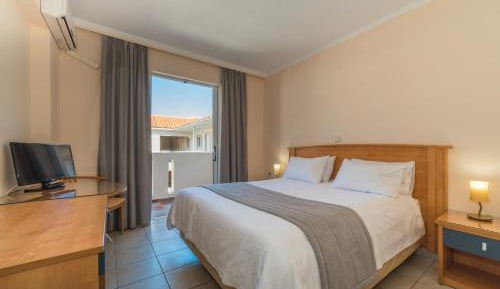 Two-Bedroom Apartment with Garden View (4 Adults)
