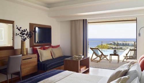 Superior Room with Shared Pool