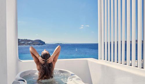 Signature Suite with Sea View and Outdoor Hot Tub