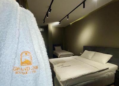 Deluxe Double Room (2 Adults + 1 Child)