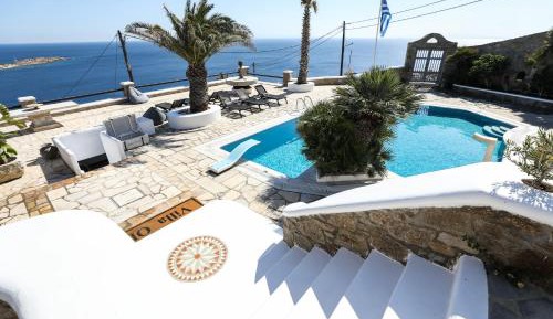 Luxury Villa Psarou