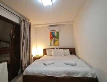 Deluxe Room (2 Adults + 1 Child)