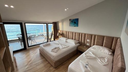 Deluxe Triple Room with Sea View