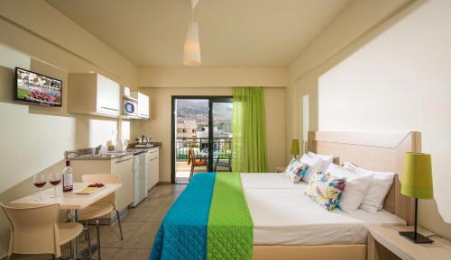Deluxe Studio (2 adults)