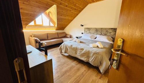 Quadruple Room with Mountain View