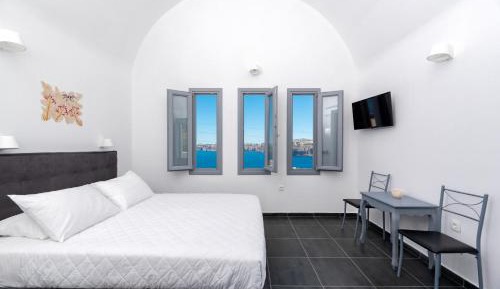 Deluxe Double Room with Balcony and Sea View