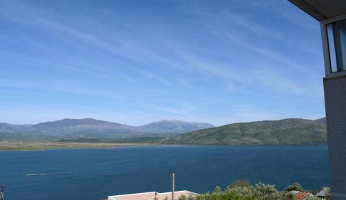 Triple Room with Lake View