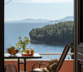 Deluxe Queen Studio Apartment with Balcony & Sea View
