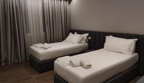 Basic Triple Room with Shared Bathroom