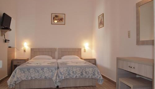 Studio (4 Adults)
