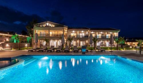 Apartment with Pool View 