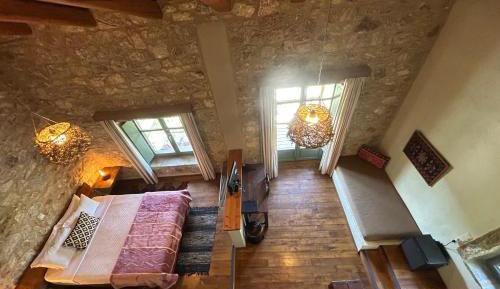 Deluxe Family Suite with Balcony and Fireplace 