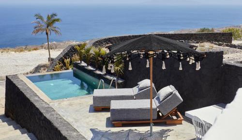 Cave Suite Sea View with Private Heated Pool