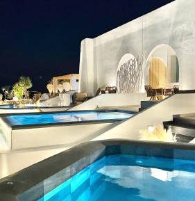 Luxury Beachfront Plunge Pool Suite 