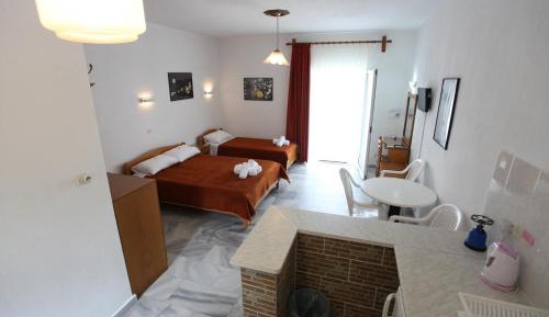 Studio (3 Adults)